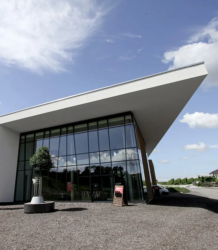 Moderne Architektur des Weingutes Weber